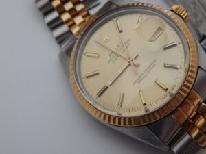 Analyse comparative des matériaux couramment utilisés dans les montres